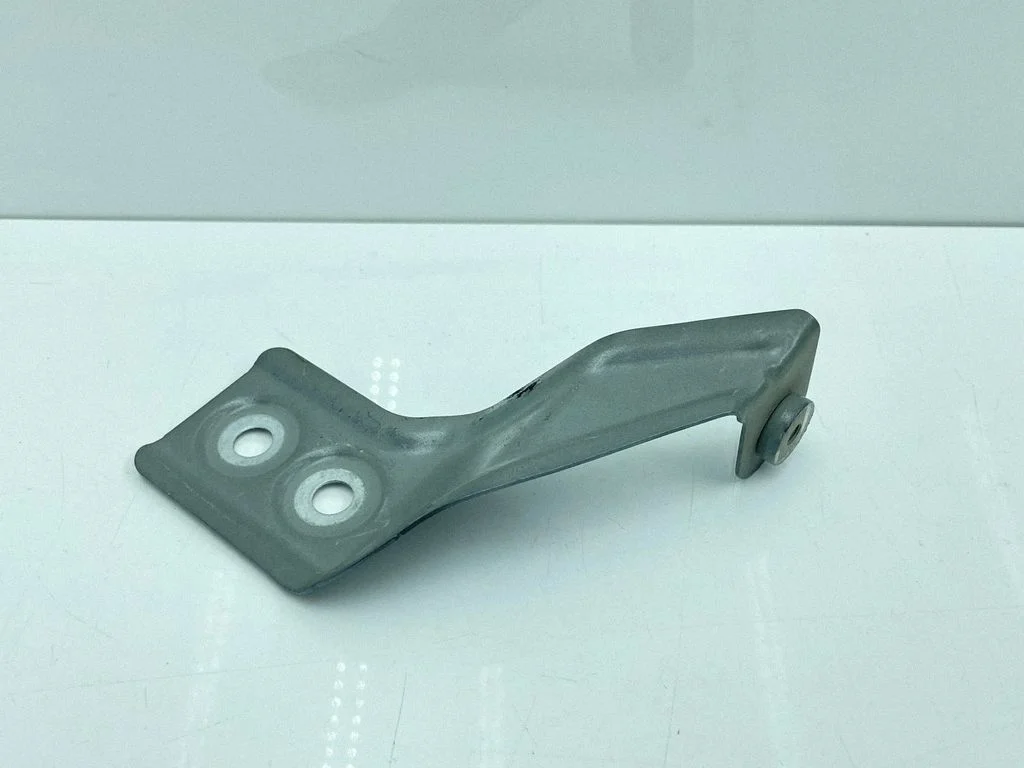 Fender mounting bracket 7415811