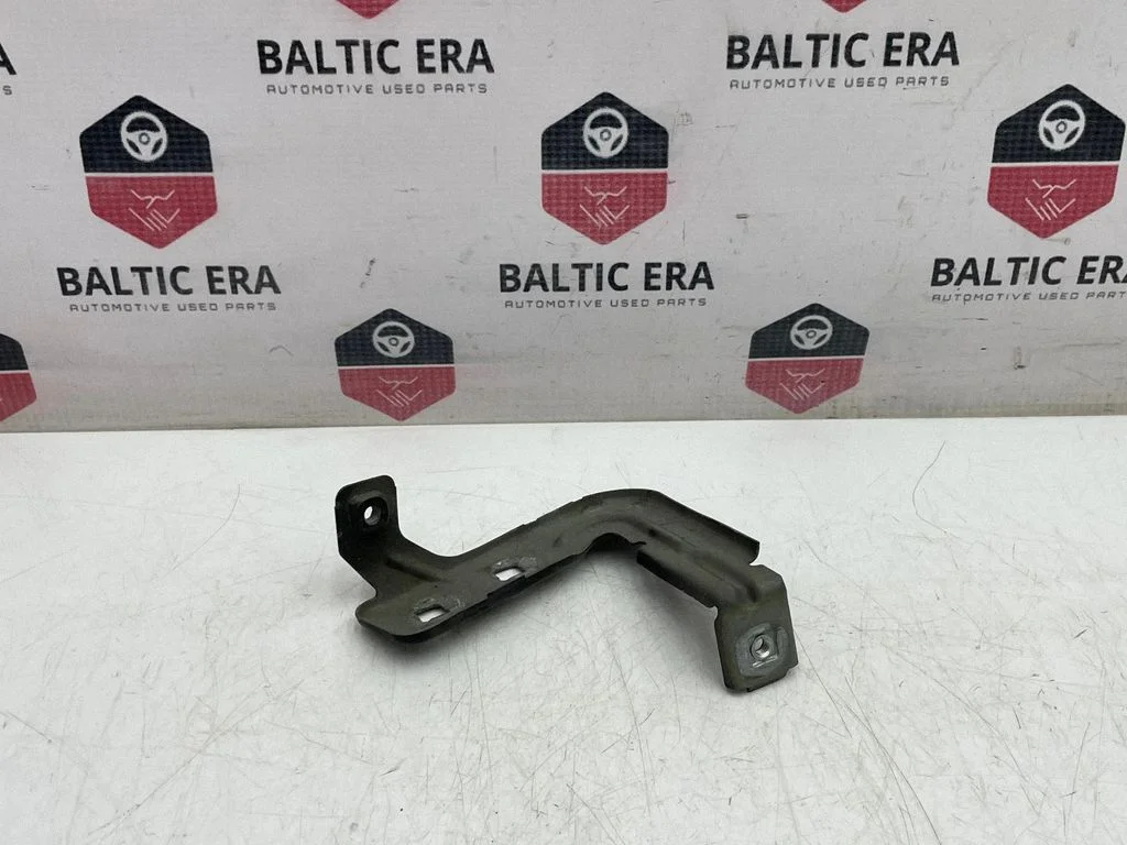 Fender mounting bracket