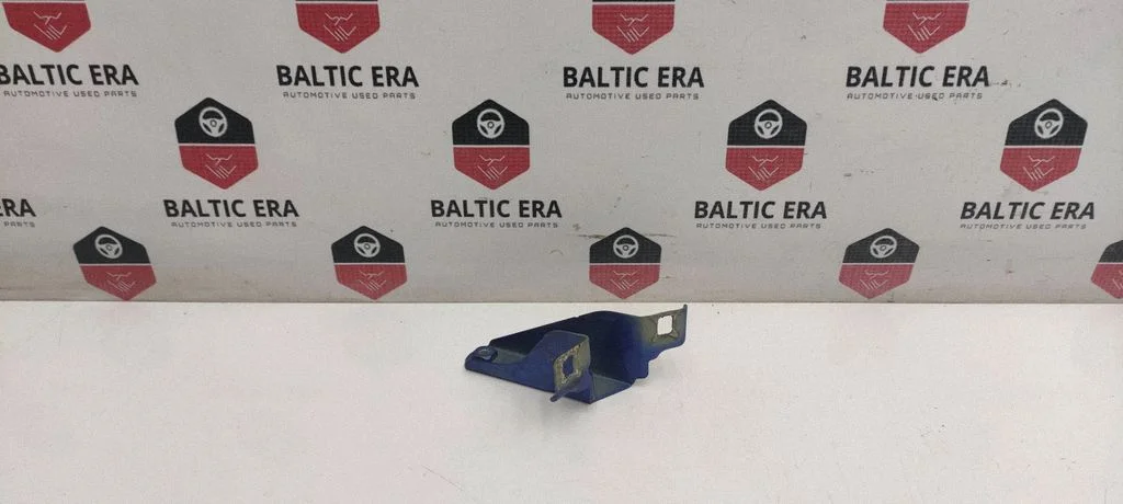 Fender mounting bracket 7293724