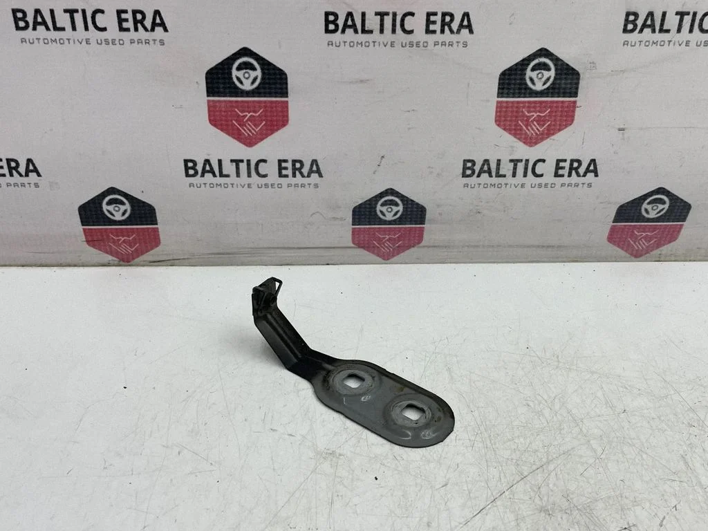 Fender mounting bracket