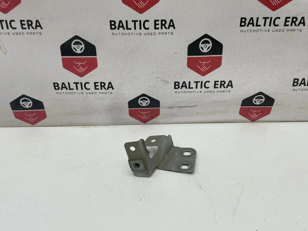 Fender mounting bracket