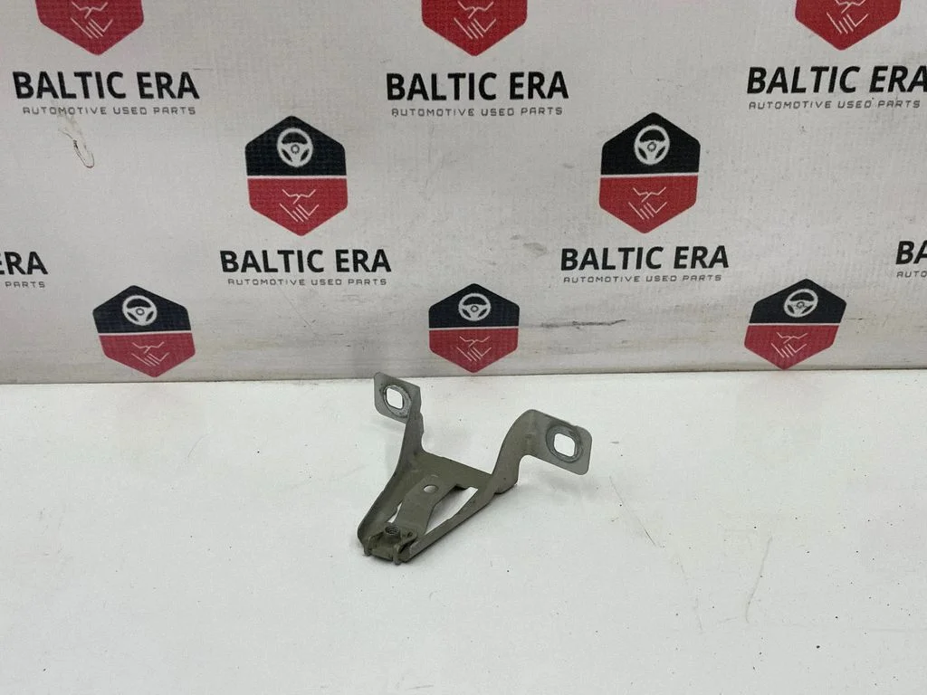 Fender mounting bracket