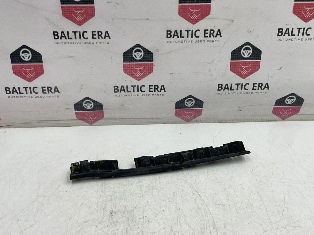 Fender mounting bracket 7183901