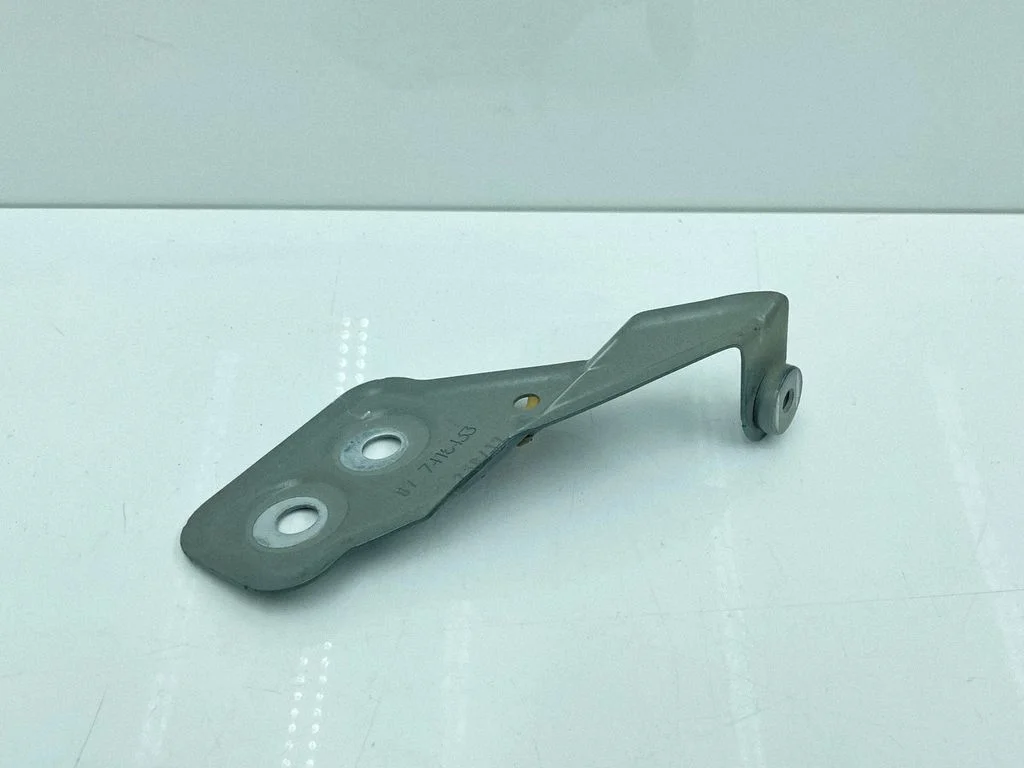 Fender mounting bracket 7416433