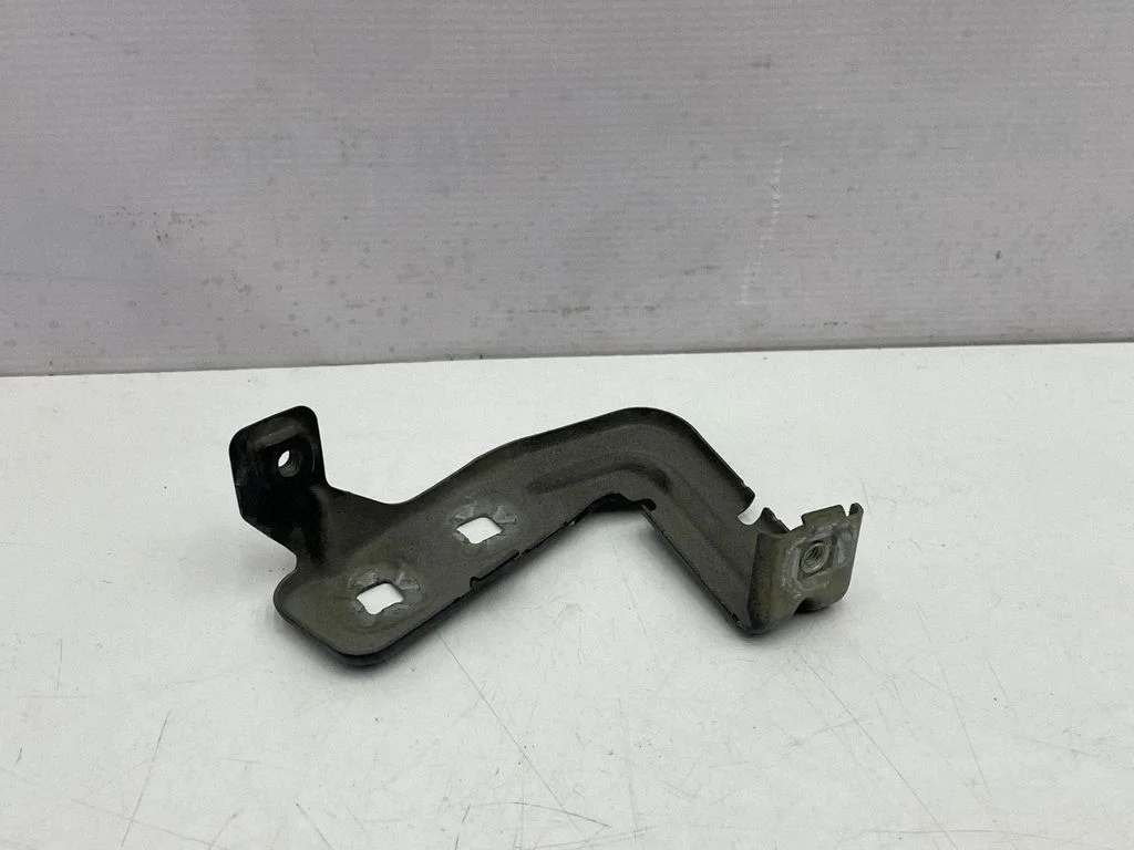 Fender mounting bracket 7293726