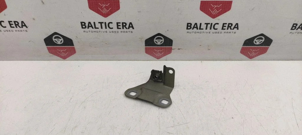 Fender mounting bracket