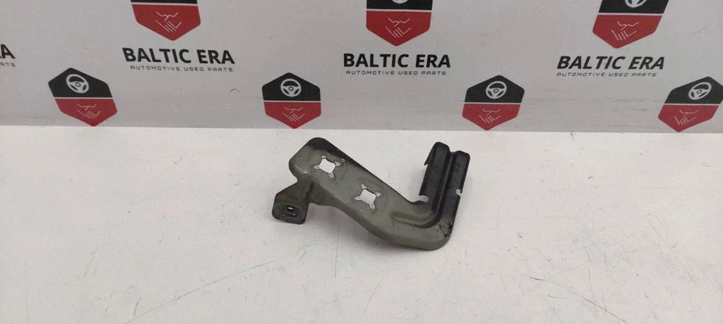 Fender mounting bracket 7293726