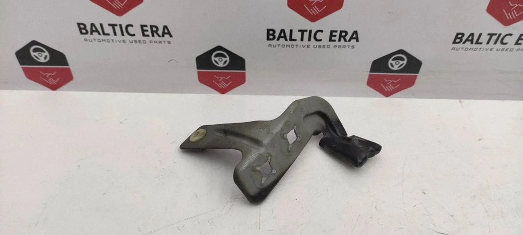 Fender mounting bracket 7293725
