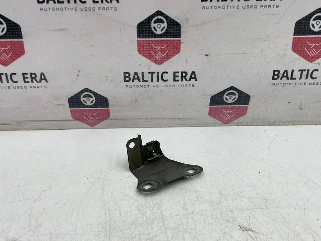 Fender mounting bracket