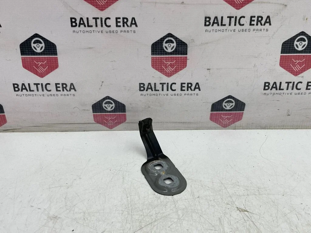 Fender mounting bracket
