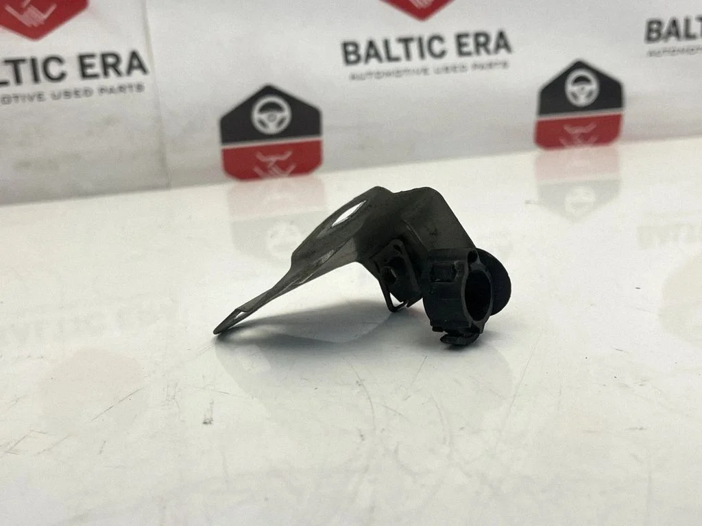 Poritiiva kinnitusklamber