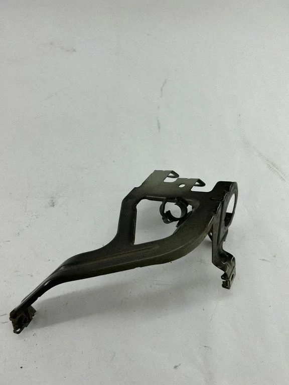 Fender mounting bracket – BMW 5 Series F10 F11 (2009-2016)