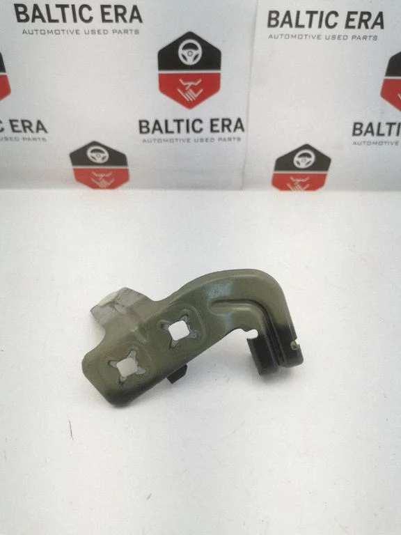 Fender mounting bracket 7255821