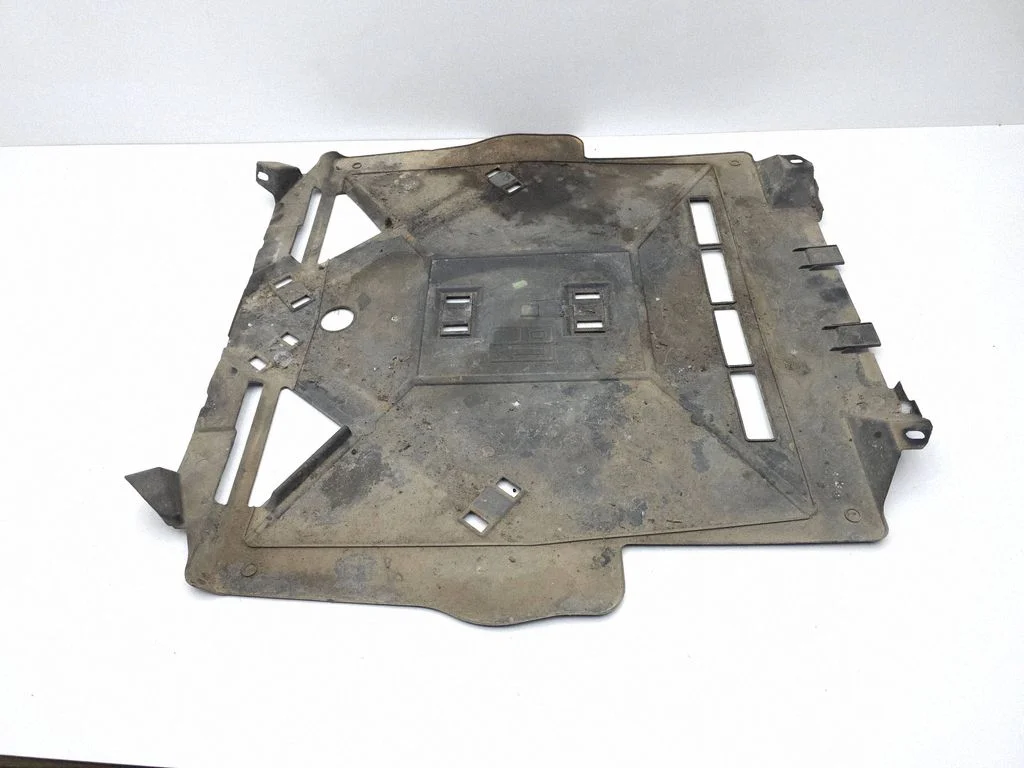 Engine splash shield/under tray 99650452702