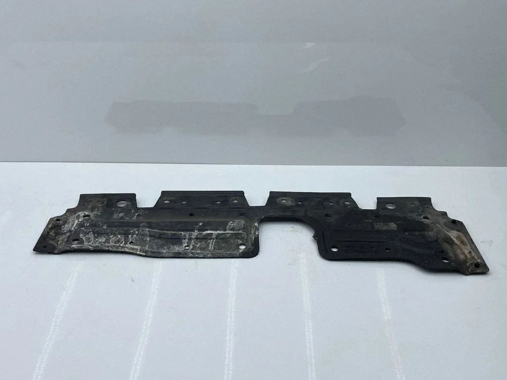Engine splash shield/under tray 5370B175