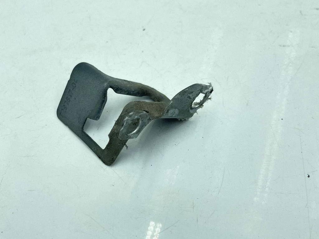 Fender mounting bracket – BMW 4 Series F32 F33 (2013-2020)