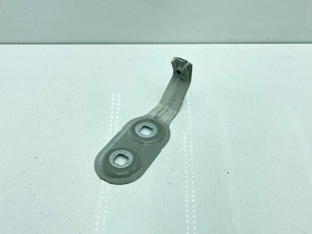 Fender mounting bracket