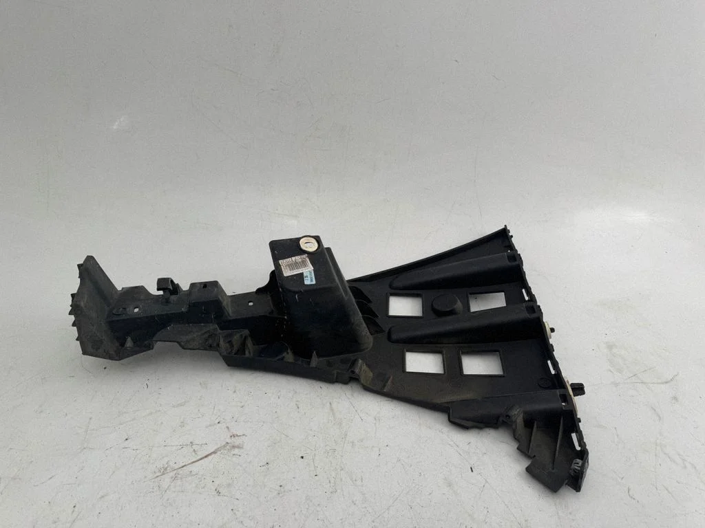 Rear bumper mounting bracket 9832003380