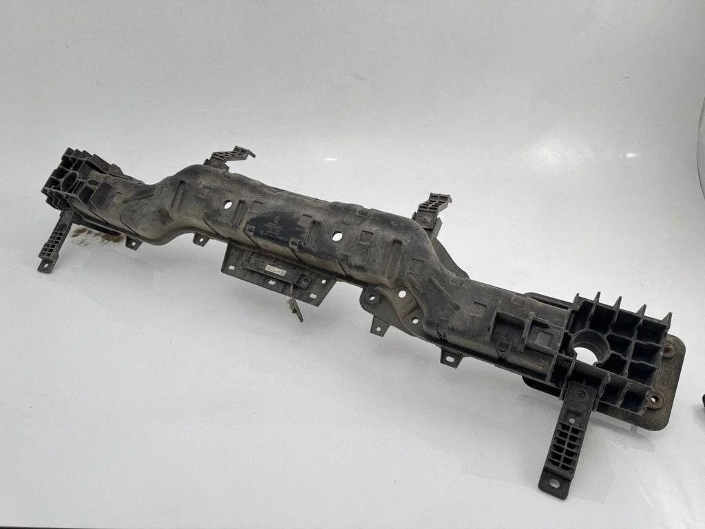 Rear bumper mounting bracket 86630T6000