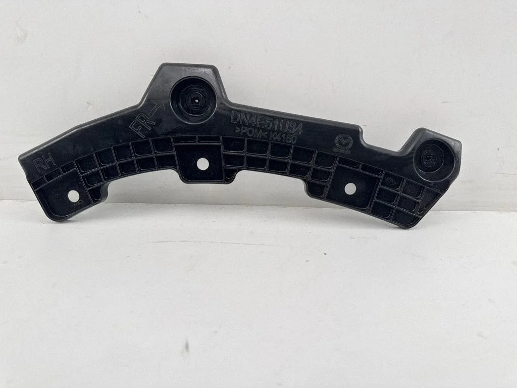 Mocowanie zderzaka tylnego DN4E51U34 – Mazda MX-30 (2020-)