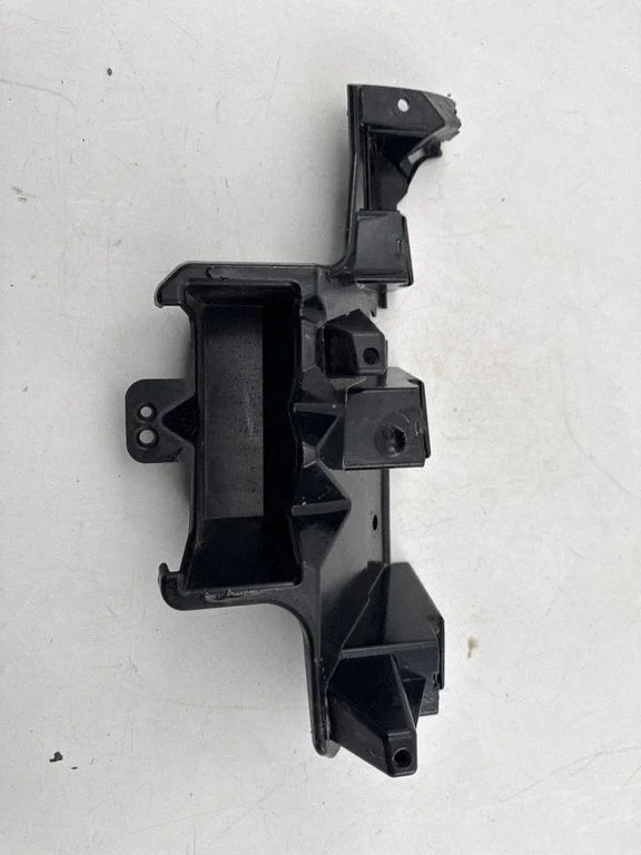Rear bumper mounting bracket FR3B17D961AK
