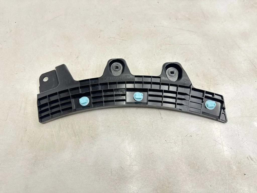 Tagumise kaitseraua kinnitusklamber – Mazda CX-30 (2019-)