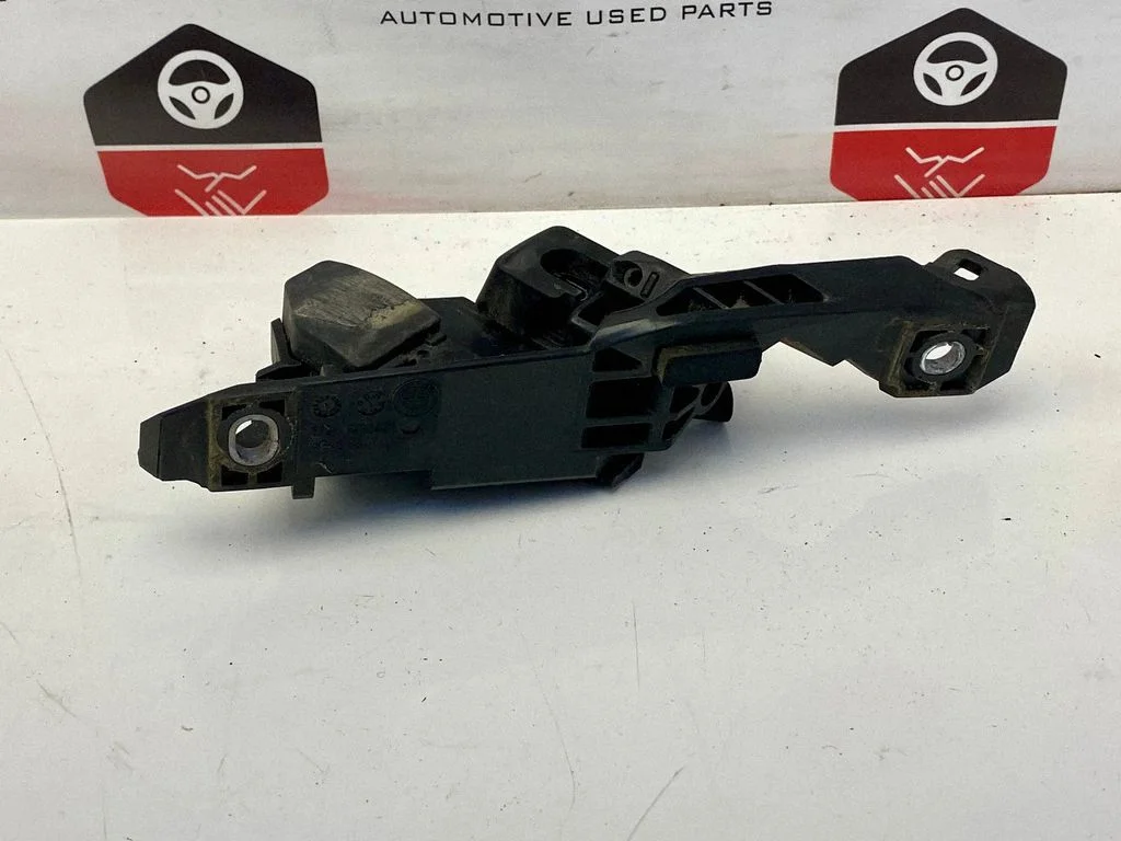 Rear bumper mounting bracket 7453426