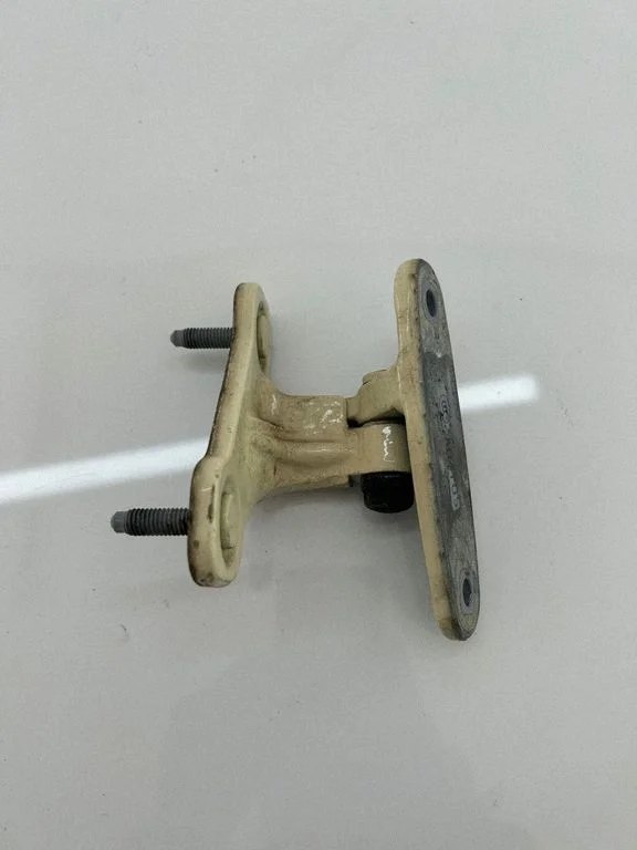 Esiukse ülemine hing