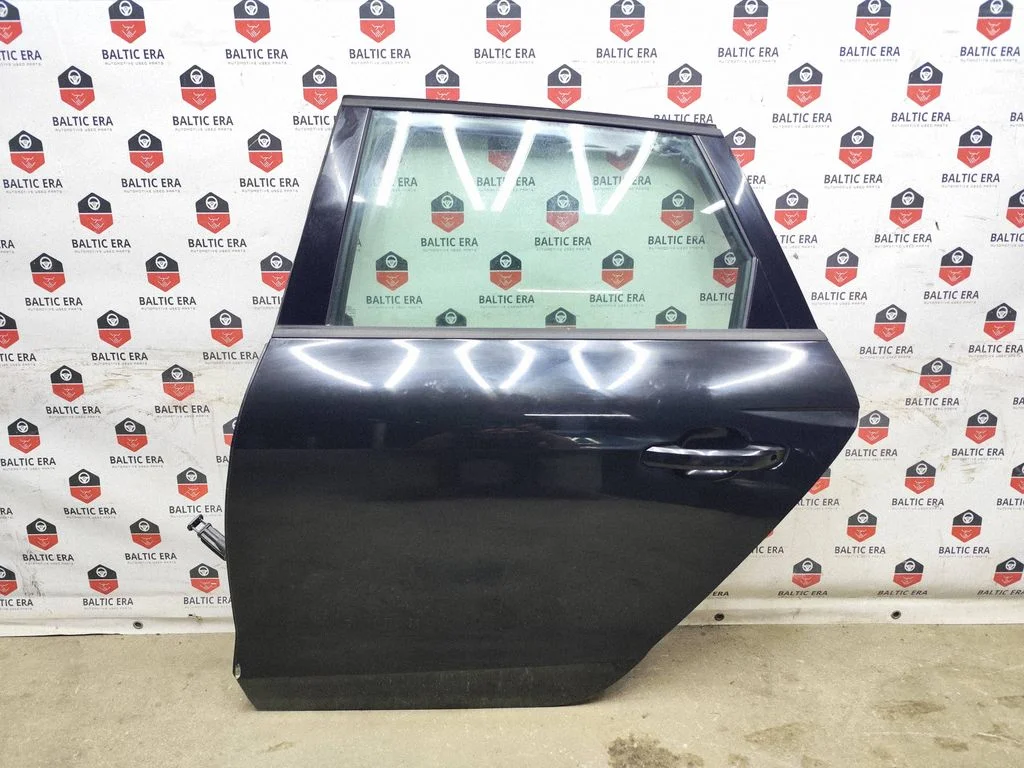 Rear door 1480095