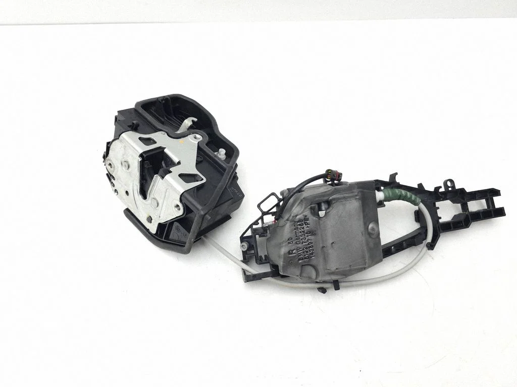 Rear door lock 7229460