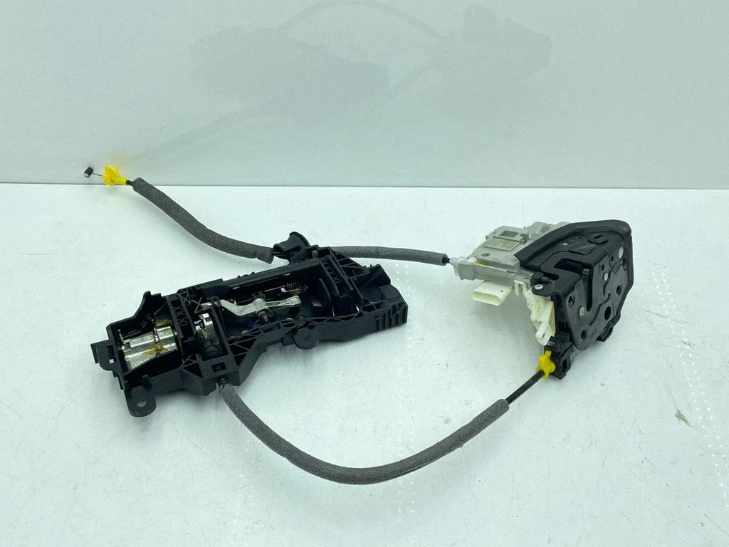 Rear door lock 8x0839016e