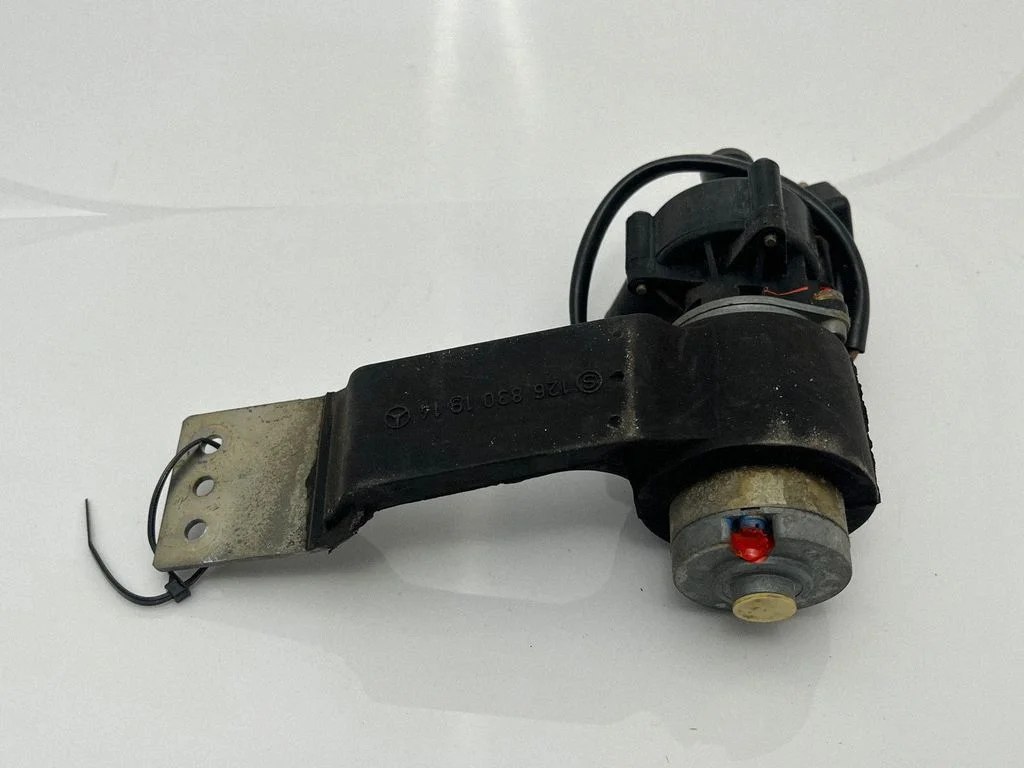 Electric auxiliary coolant/water pump – Mercedes-Benz 280 560 W126 (1981-1991)