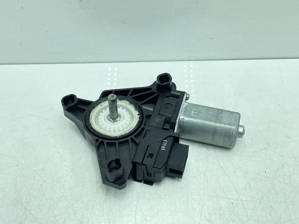 Rear door window regulator motor A2139060502