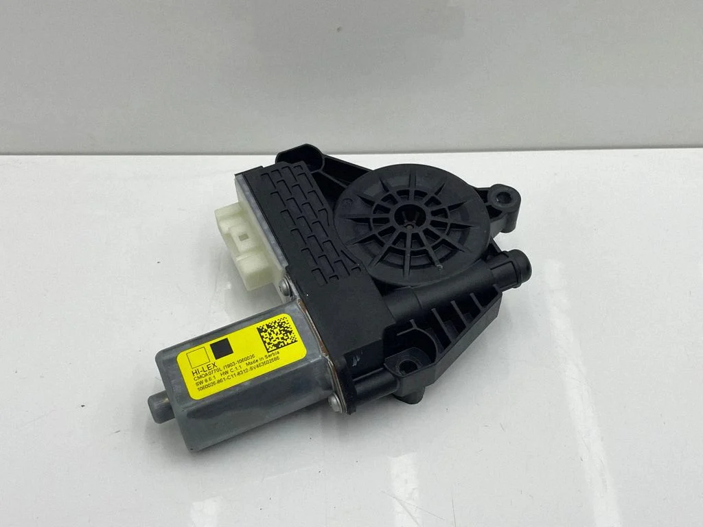 Aizmugurējā loga pacēlāja motoriņš 1060026861
