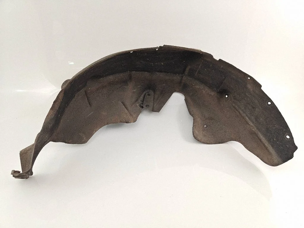 Rear arch fender liner splash guards