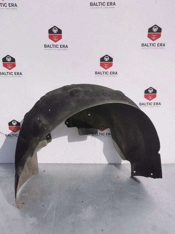 Rear arch fender liner splash guards