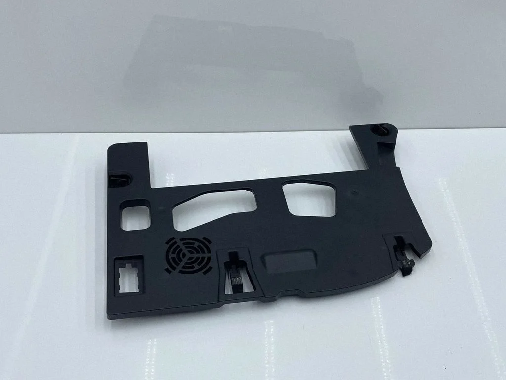 Dashboard lower bottom trim panel 6823301