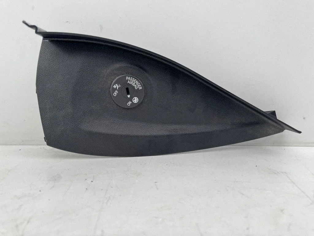 Armatuurlaua külje viimistluspaneel – BMW 4-seeria G22 G23 G24 G26 (2020-)