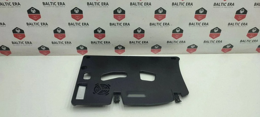 Dashboard lower bottom trim panel 9316560