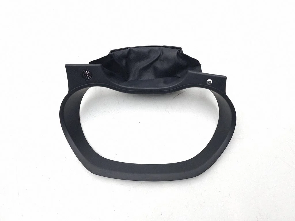 Dashboard trim A2406803100