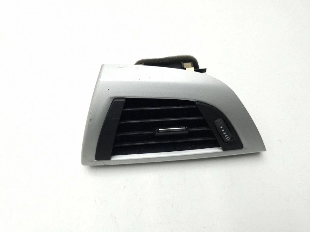 Dashboard side air vent grill/cover trim 9205355