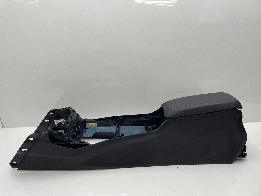 Center console – BMW 1 Series F40 (2019-2023)