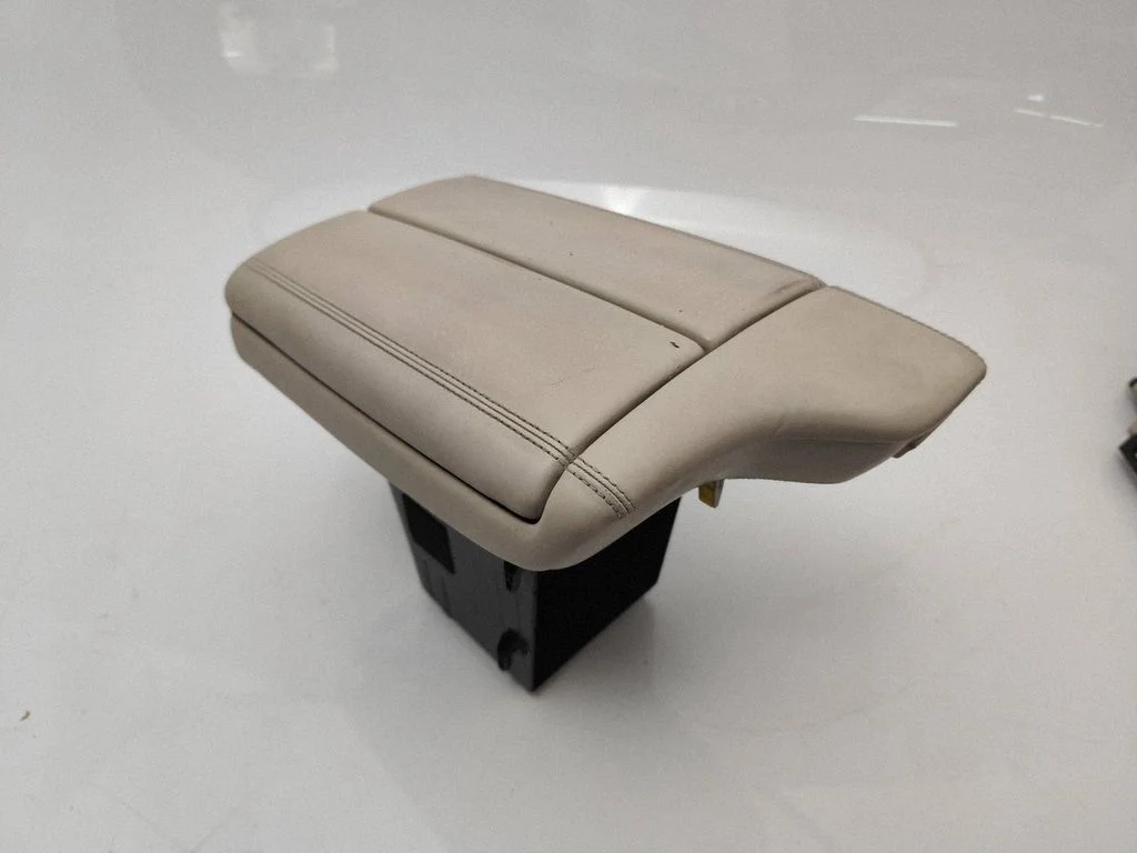 Armrest 84602T6110