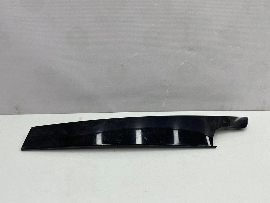 Other front door trim element 5GM837902