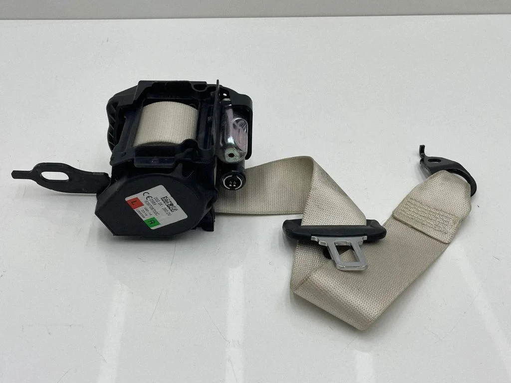Rear seatbelt 0000X0900V