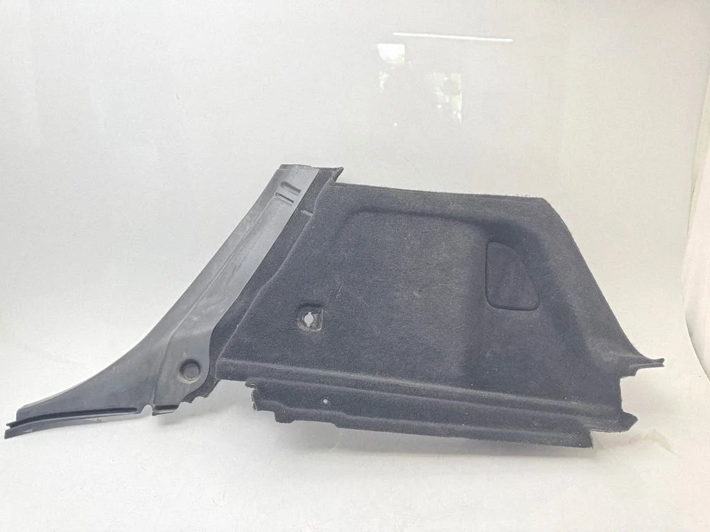 Boczny panel tapicerki bagażnika A1566900241