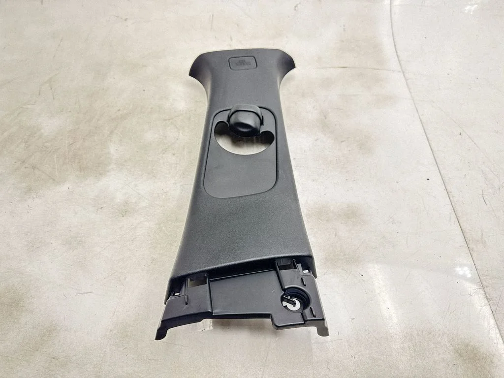 (B) statņa apdare (augšējā) – Nissan Qashqai J12 (2021-)
