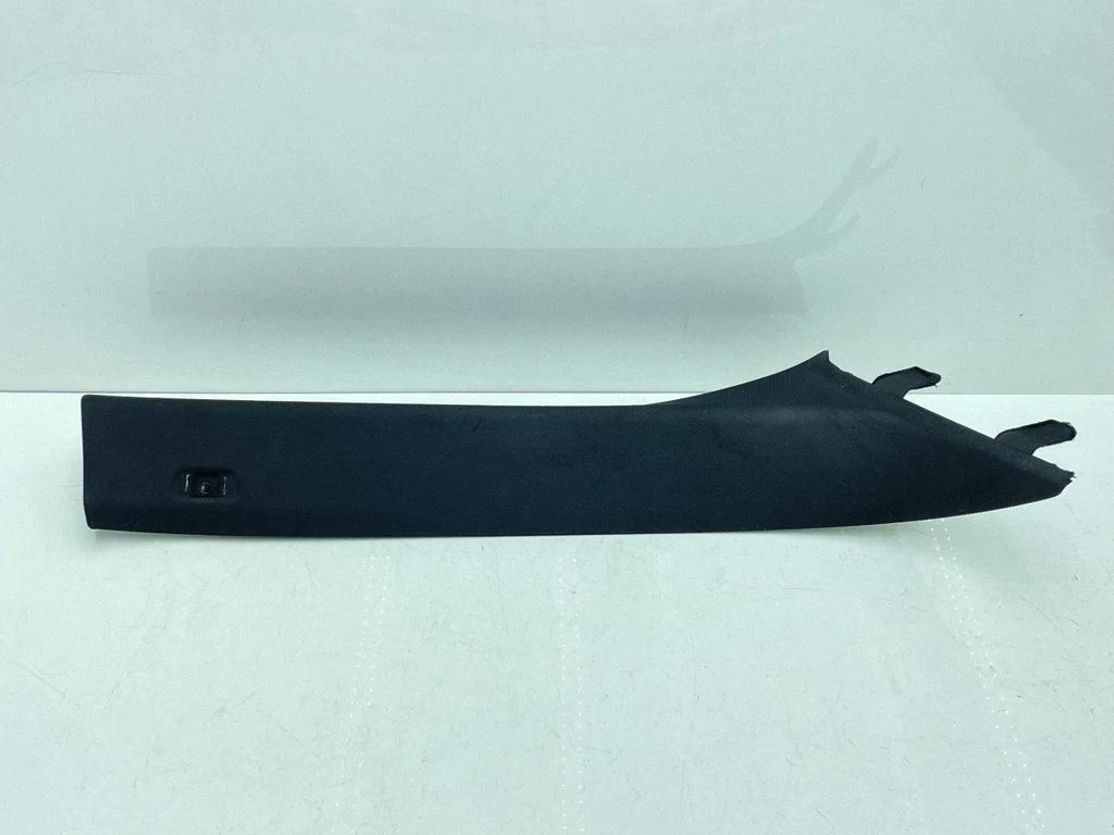 (A) pillar trim 7384526
