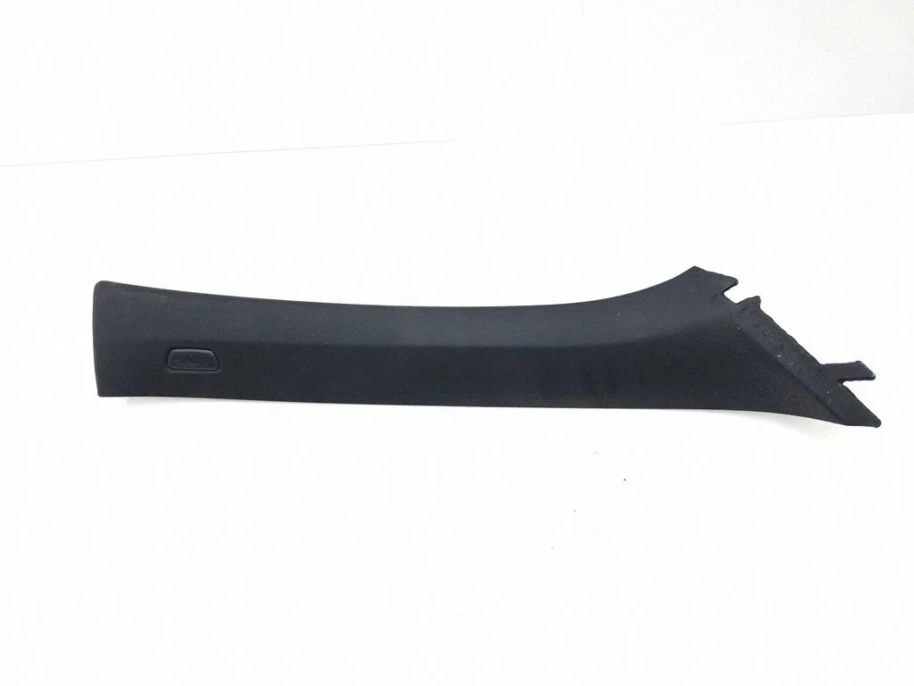 (A) piilari kate – BMW 1-seeria F40 (2019-2023)