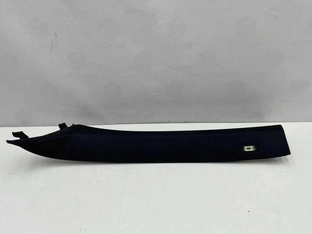 (A) pillar trim 7112735